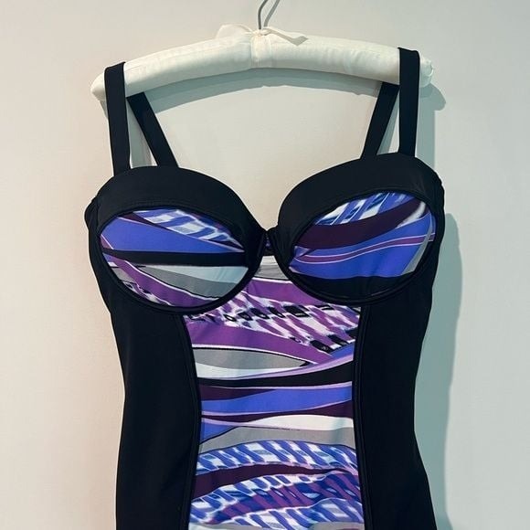 Stylish One Piece Underwire Swimsuit Size 16 - Picture 5 of 7